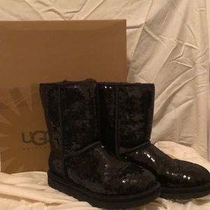 Ugg Classic Short with Sparkles